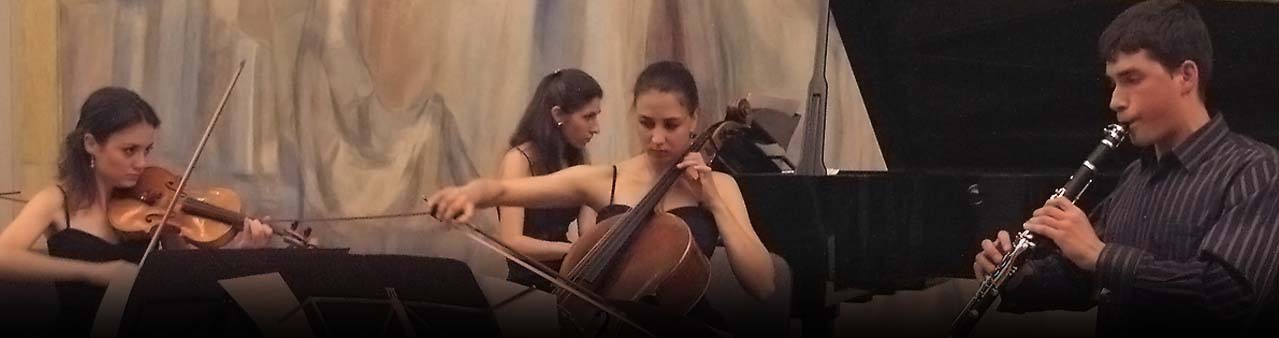 Silhouettes play Messiaen